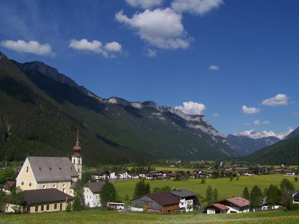 Hotel Tiroler Adler - Bed And Breakfast Waidring Exterior photo