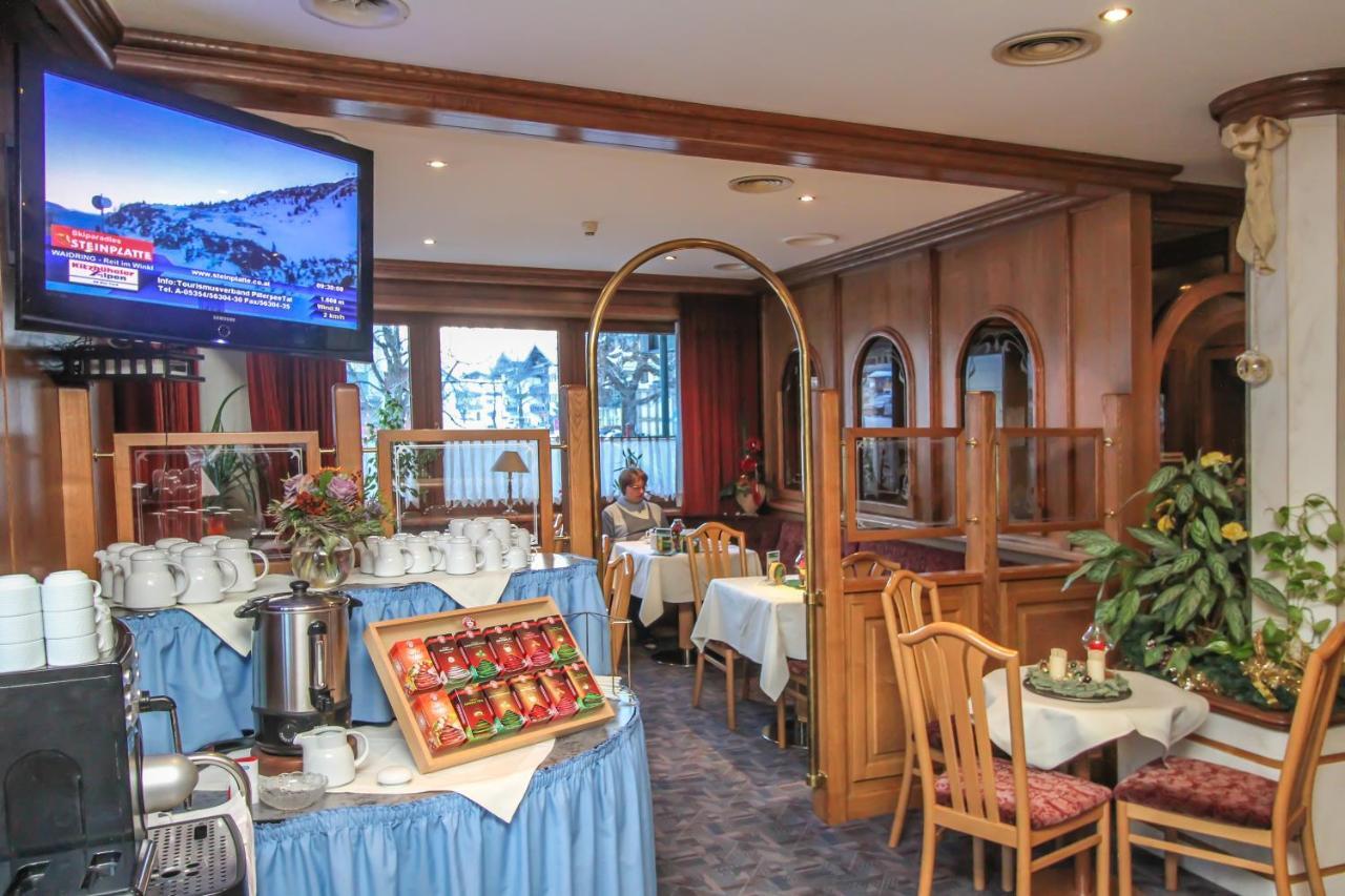Hotel Tiroler Adler - Bed And Breakfast Waidring Exterior photo